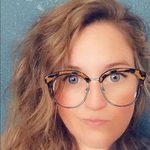 Meet your Posher, Alisha